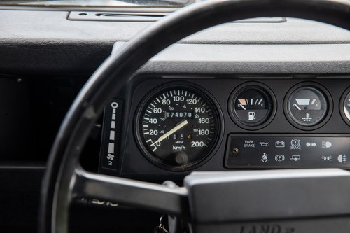 1989 Land Rover Defender 110 convertible For Sale (picture 36 of 146)