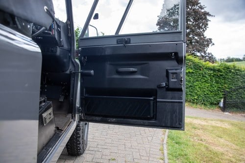 1989 Land Rover Defender 110 convertible For Sale (picture 23 of 146)