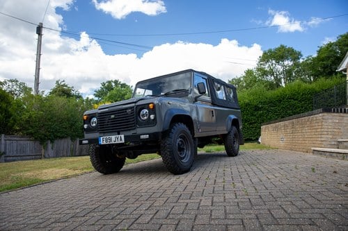 1989 Land Rover Defender 110 convertible For Sale (picture 1 of 146)