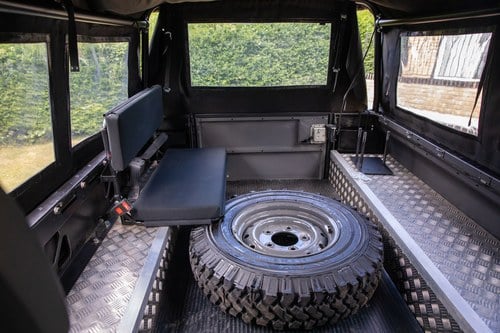 1989 Land Rover Defender 110 convertible For Sale (picture 65 of 146)