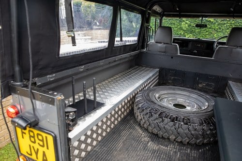 1989 Land Rover Defender 110 convertible For Sale (picture 29 of 146)