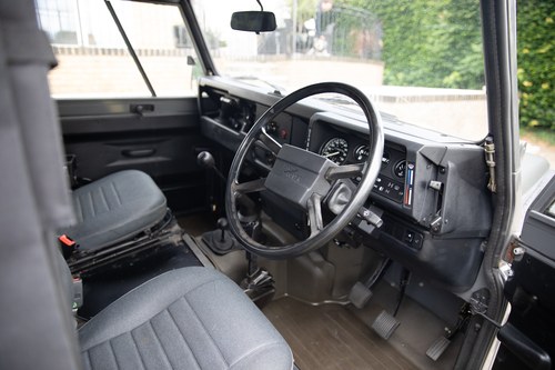 1989 Land Rover Defender 110 convertible For Sale (picture 21 of 146)