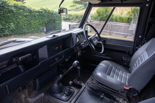 1989 Land Rover Defender 110 convertible For Sale (picture 51 of 146)