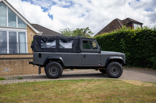 1989 Land Rover Defender 110 convertible For Sale (picture 14 of 146)