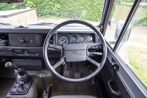 1989 Land Rover Defender 110 convertible For Sale (picture 32 of 146)