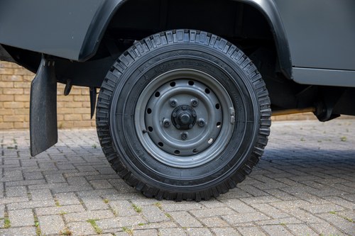 1989 Land Rover Defender 110 convertible For Sale (picture 19 of 146)