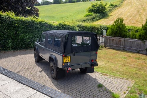 1989 Land Rover Defender 110 convertible For Sale (picture 9 of 146)