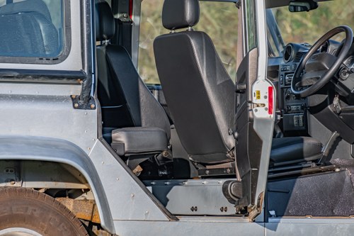 2016 Land Rover Defender 110 Station Wagon à venda (imagem 36 de 140)