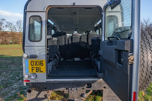 2016 Land Rover Defender 110 Station Wagon à venda (imagem 74 de 140)