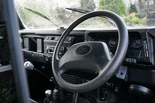 2003 Land Rover Defender 110 D5 For Sale (picture 14 of 237)