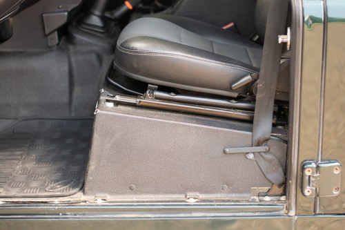 2014 Land Rover Defender 110 XS In vendita (immagine 37 di 233)