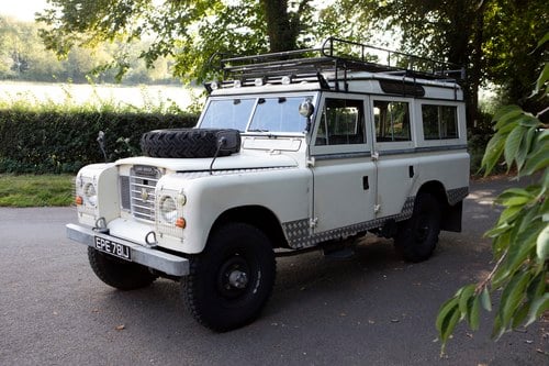 1970 Land Rover Series IIA 109” 12-seater Safari Station Wagon à vendre (picture 1 of 179)