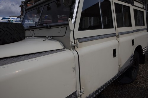 1970 Land Rover Series IIA 109” 12-seater Safari Station Wagon à vendre (picture 110 of 179)