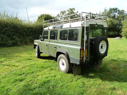 1991 Land Rover Defender 110 V8 For Sale (picture 4 of 60)