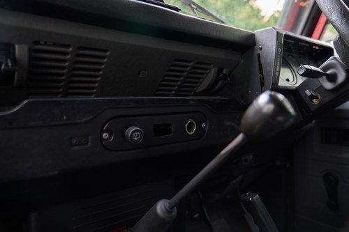 2001 Land Rover Defender 110 In vendita (immagine 25 di 141)