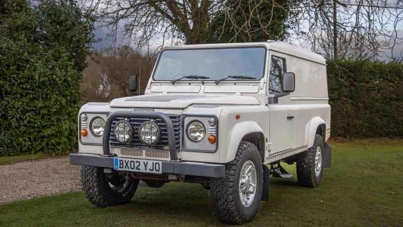 2002 Land Rover Defender 110 County TD5 For Sale (picture 1 of 94)