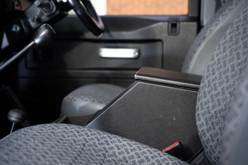 2005 Land Rover Defender 90 à vendre (picture 25 of 153)
