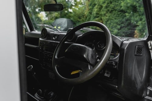 2012 Land Rover Defender 90 hardtop For Sale (picture 30 of 146)