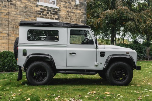 2012 Land Rover Defender 90 hardtop For Sale (picture 6 of 146)