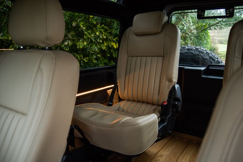 2015 Land Rover Defender 90 Td – Pick Up to Station Wagon Conversion till salu (bild 79 av 197)