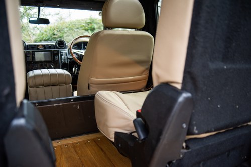 2015 Land Rover Defender 90 Td – Pick Up to Station Wagon Conversion till salu (bild 107 av 197)