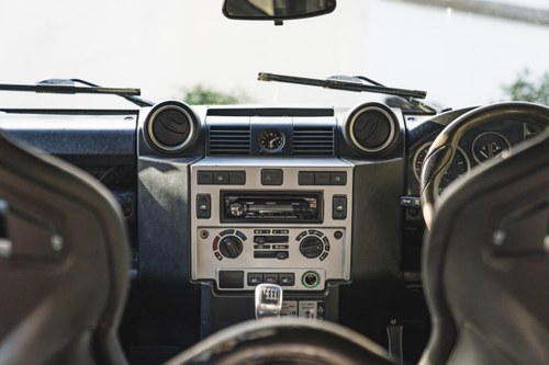 2008 Land Rover Defender 90 SVX Soft Top For Sale (picture 38 of 136)
