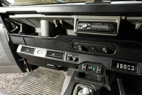 1998 Land Rover Defender 50th Anniversary Edition For Sale (picture 56 of 156)