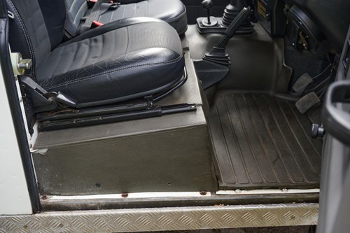 1999 Land Rover Defender 90 Te koop (foto 32 van 142)