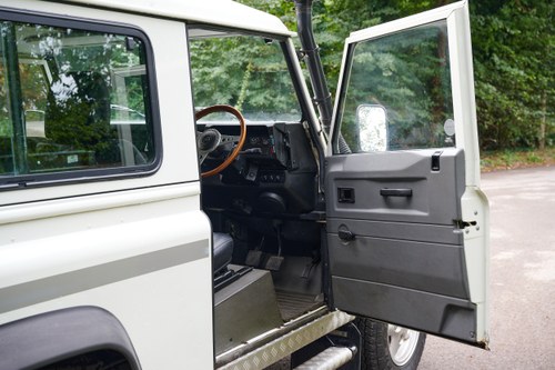 1999 Land Rover Defender 90 Te koop (foto 23 van 142)