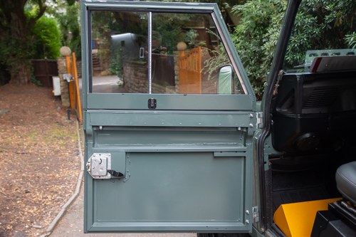 1999 Land Rover Defender 90 à vendre (picture 14 of 158)