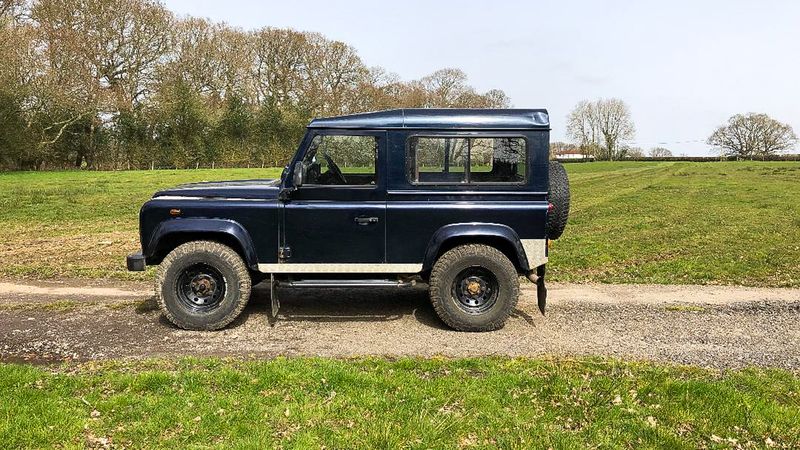 RESERVE LOWERED - 2001 Land Rover Defender TD5 90 For Sale (picture 1 of 40)