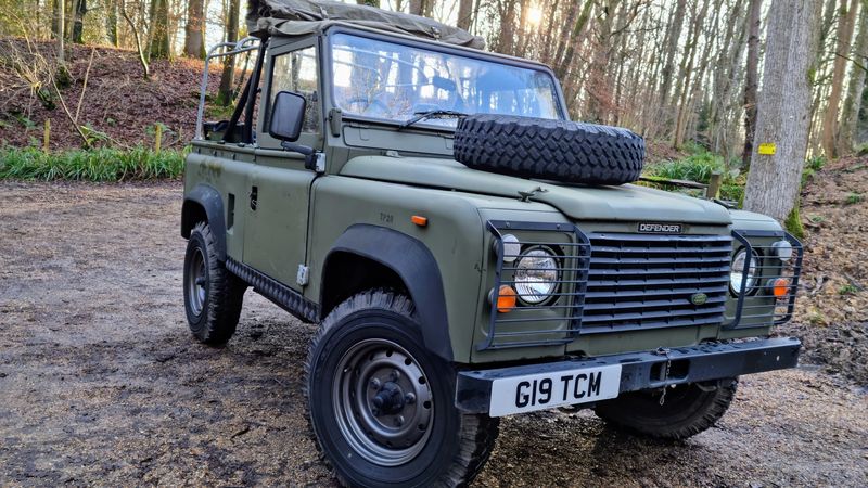 1991 Land Rover Defender pickup (ex MOD) For Sale (picture 1 of 117)