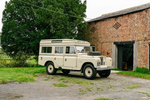 1966 Land Rover Series II A 109” Searle ‘High-Top” (one of five) à vendre (picture 17 of 153)