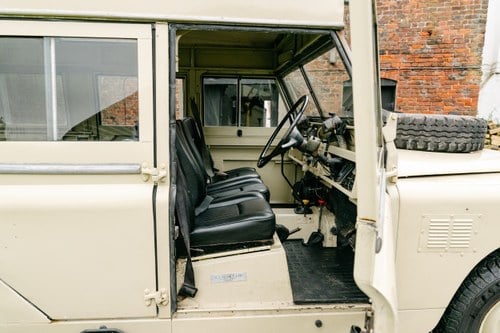 1966 Land Rover Series II A 109” Searle ‘High-Top” (one of five) à vendre (picture 26 of 153)