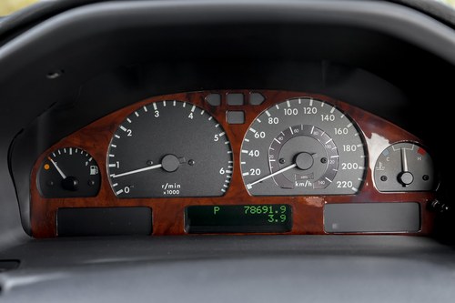 1999 Range Rover ‘50th Anniversary’ (P38) à vendre (picture 25 of 67)