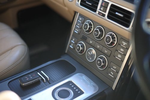 2011 Land Rover Range Rover L322 Vogue TDV8 à vendre (picture 43 of 346)