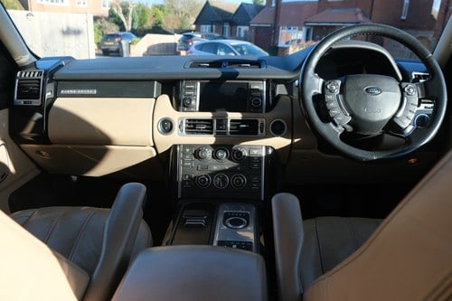 2011 Land Rover Range Rover L322 Vogue TDV8 à vendre (picture 30 of 346)