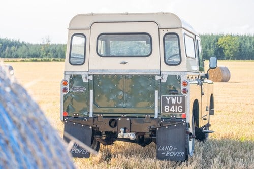 1969 Land Rover Series IIA 88” In vendita (immagine 15 di 125)