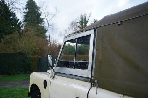 1984 Land Rover Series III zum Verkauf (Bild 130 von 196)