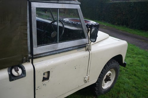 1984 Land Rover Series III zum Verkauf (Bild 103 von 196)