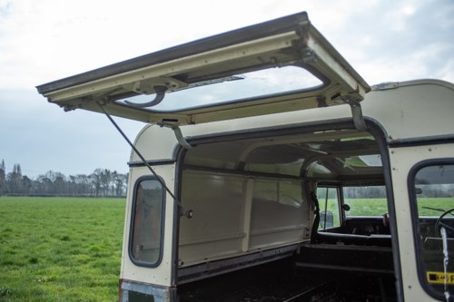 NO RESERVE - 1982 Land Rover Series III 109 For Sale (picture 51 of 160)