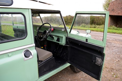 1976 Land Rover Series IIA 109” Station Wagon En venta (imagen 25 de 184)