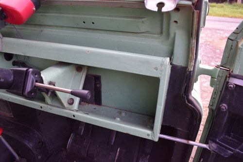 1976 Land Rover Series IIA 109” Station Wagon En venta (imagen 34 de 184)