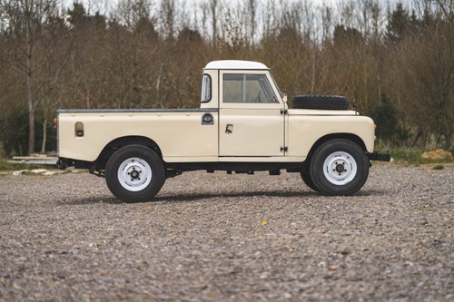 1972 Land Rover Series IIA LWB For Sale (picture 2 of 85)