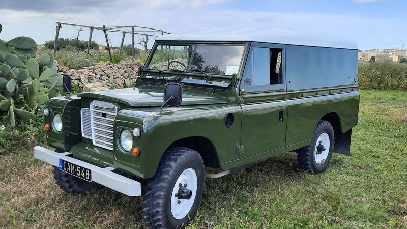 1976 Land Rover Series III LWB For Sale (picture 1 of 107)
