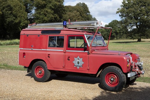1979 Land Rover Series III 109 Carmichael Fire Engine In vendita (immagine 3 di 164)