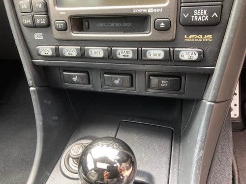 RESERVE LOWERED - 2002 Lexus IS300 SportCross Te koop (foto 30 van 123)