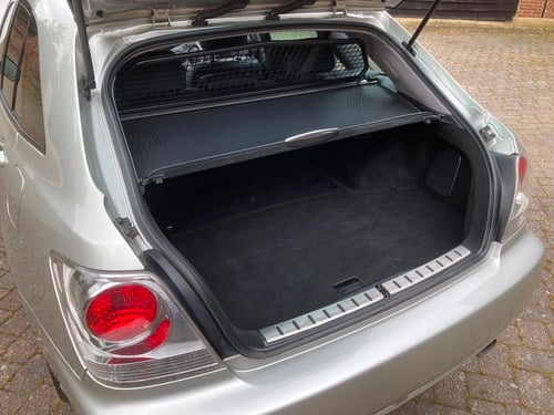 RESERVE LOWERED - 2002 Lexus IS300 SportCross Te koop (foto 69 van 123)