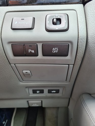 RESERVE LOWERED - Lexus LS 460 SEL In vendita (immagine 39 di 57)