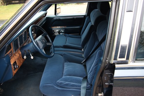 1986 Lincoln Town Car Signature Series In vendita (immagine 23 di 182)